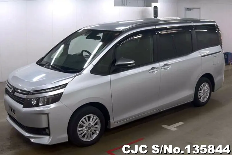 2016 Toyota / Voxy Stock No. 135844