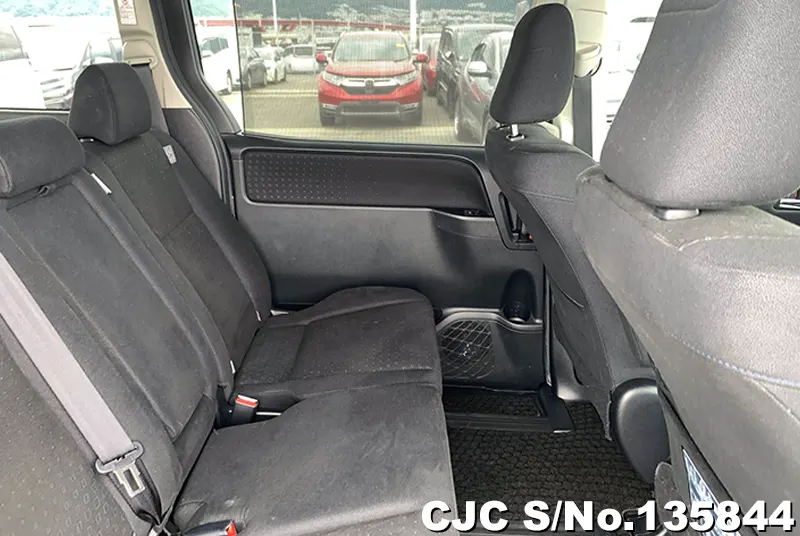 2016 Toyota / Voxy Stock No. 135844
