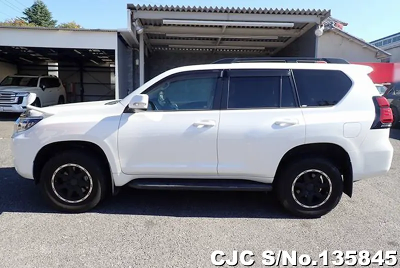 2022 Toyota / Land Cruiser Prado Stock No. 135845