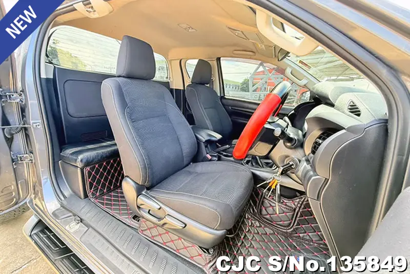 2019 Toyota / Hilux / Revo Stock No. 135849