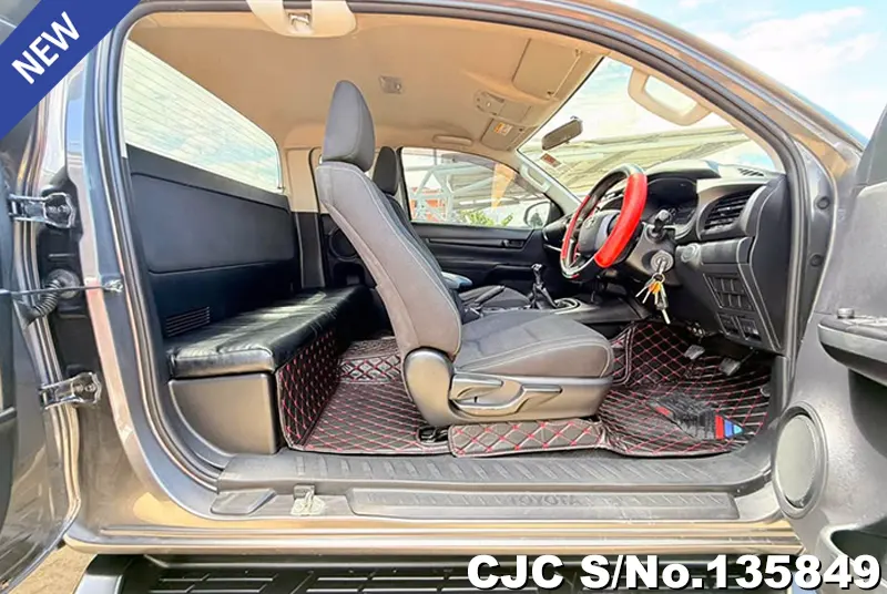 2019 Toyota / Hilux / Revo Stock No. 135849