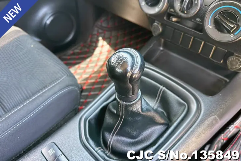 2019 Toyota / Hilux / Revo Stock No. 135849