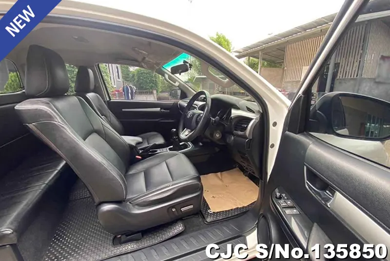 2021 Toyota / Hilux / Revo Stock No. 135850