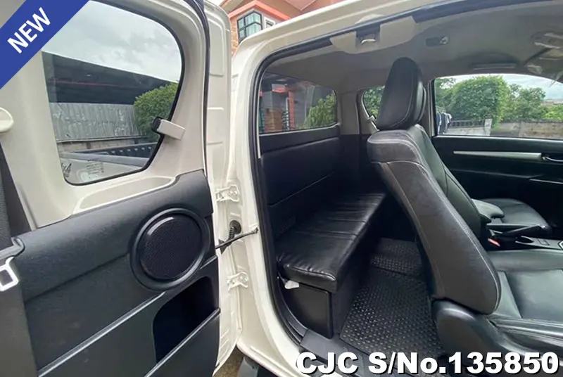 2021 Toyota / Hilux / Revo Stock No. 135850
