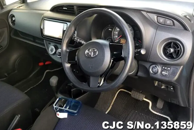2016 Toyota / Vitz Stock No. 135859