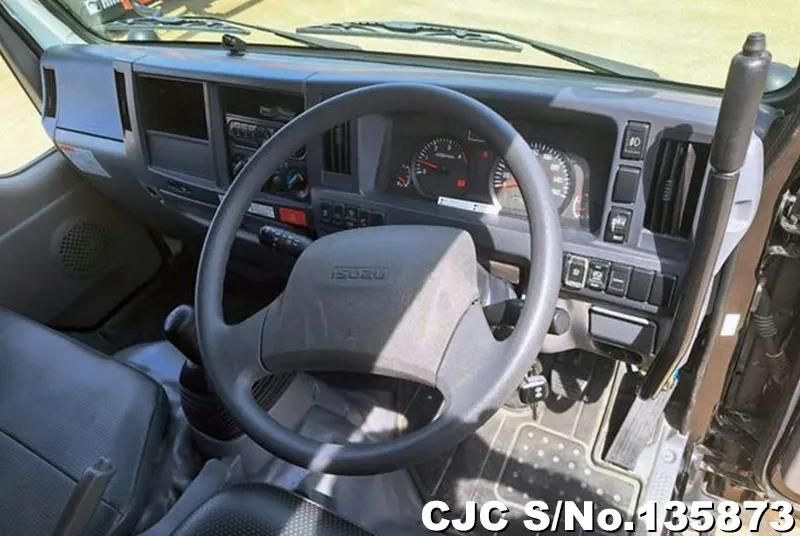 2014 Isuzu / Elf Stock No. 135873