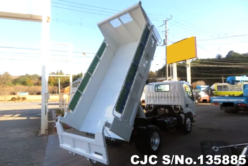 2015 Hino / Dutro Stock No. 135885
