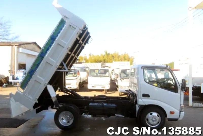 2015 Hino / Dutro Stock No. 135885