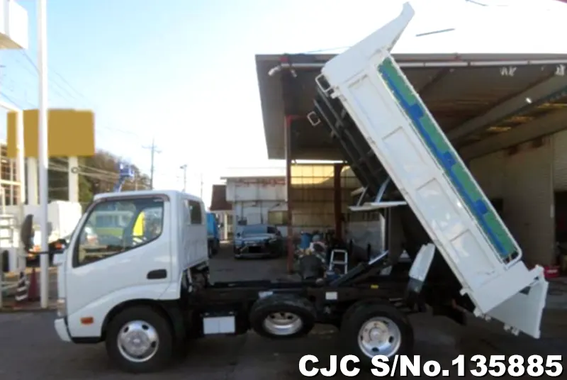 2015 Hino / Dutro Stock No. 135885
