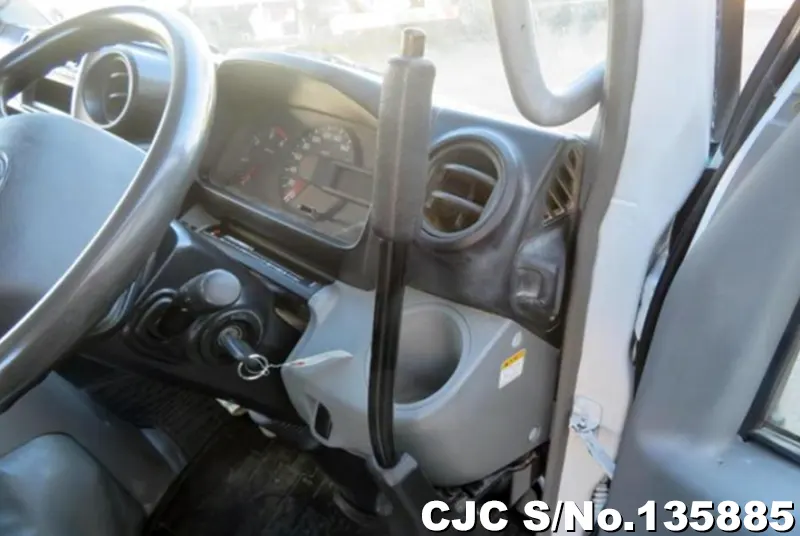 2015 Hino / Dutro Stock No. 135885