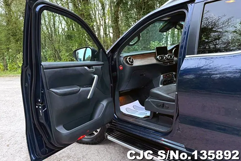 2018 Mercedes Benz / X-Class Stock No. 135892