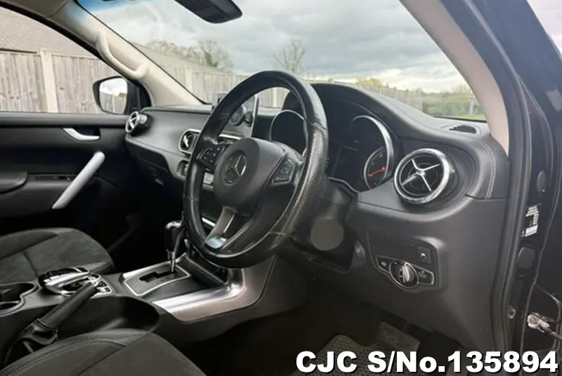 2019 Mercedes Benz / X-Class Stock No. 135894