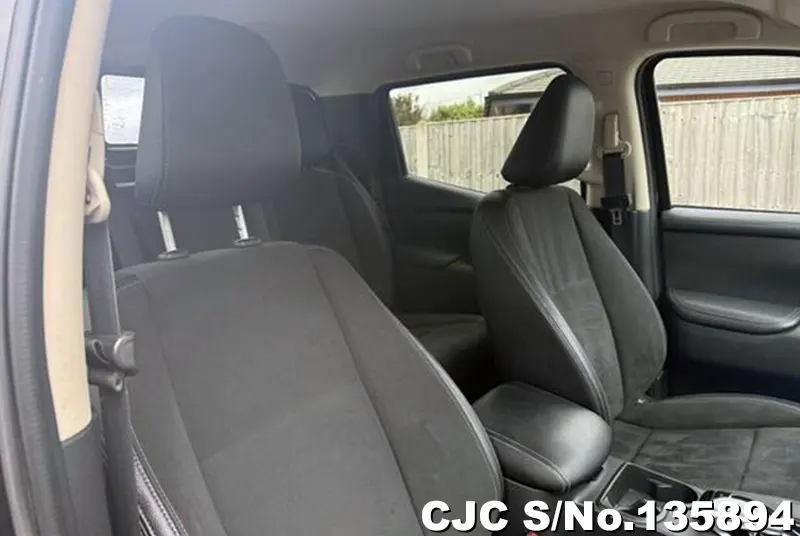 2019 Mercedes Benz / X-Class Stock No. 135894