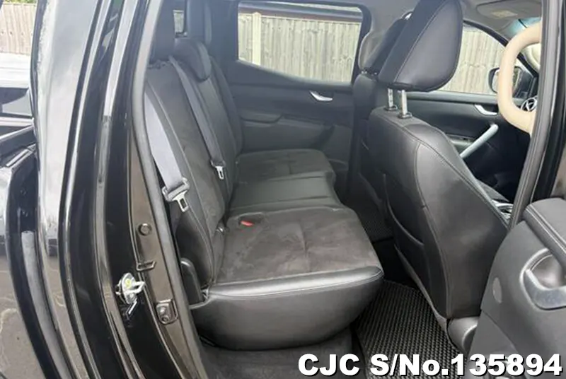2019 Mercedes Benz / X-Class Stock No. 135894