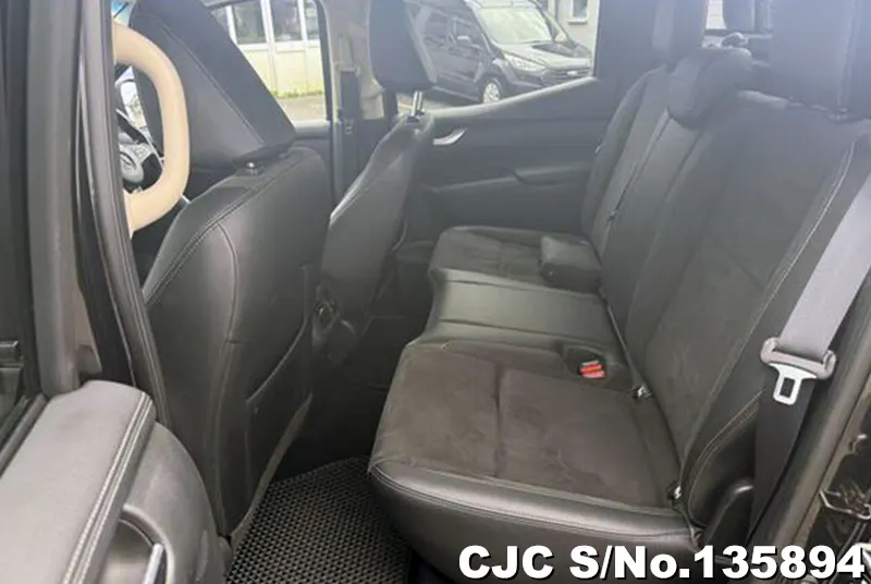 2019 Mercedes Benz / X-Class Stock No. 135894
