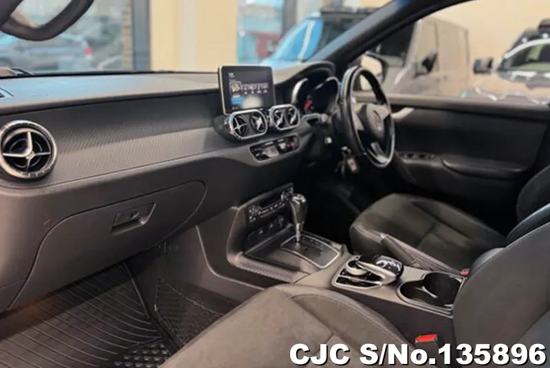 2019 Mercedes Benz / X-Class Stock No. 135896
