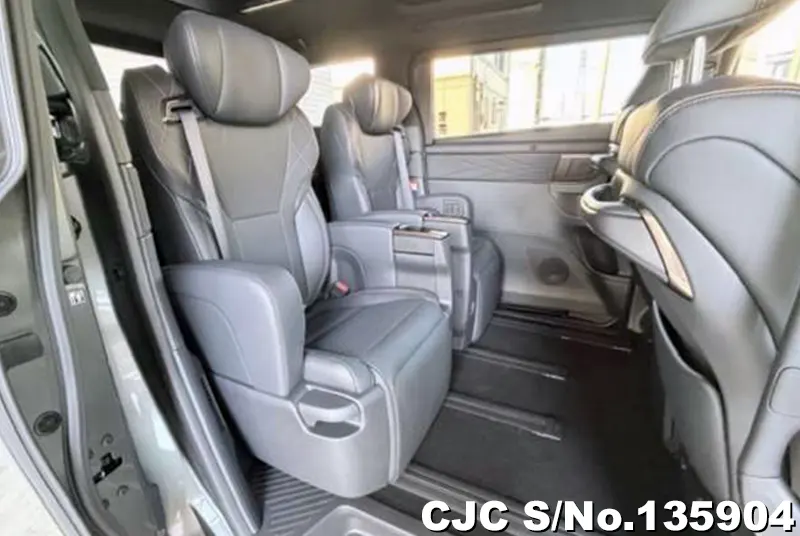 2026 Toyota / Vellfire Stock No. 135904