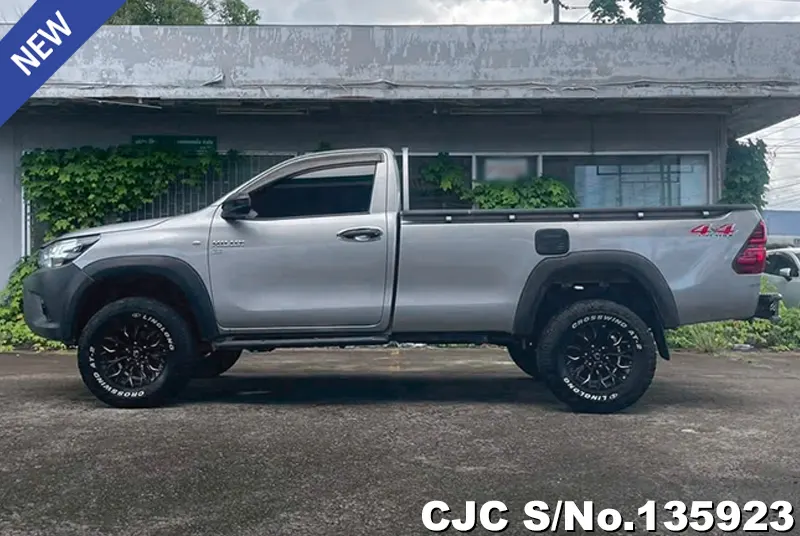 2017 Toyota / Hilux / Revo Stock No. 135923