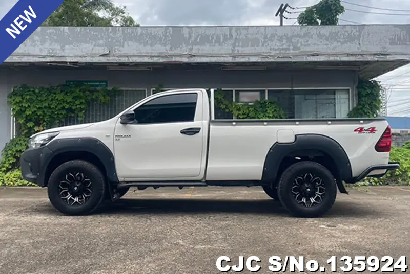 2019 Toyota / Hilux / Revo Stock No. 135924