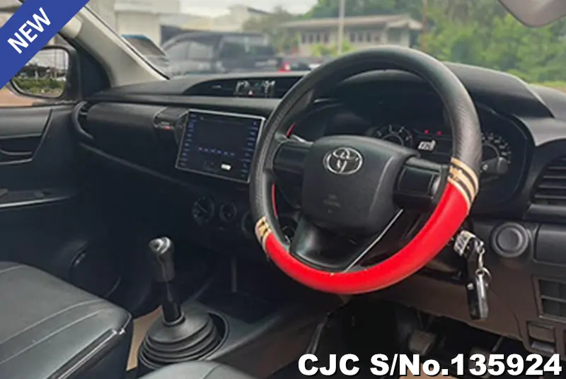 2019 Toyota / Hilux / Revo Stock No. 135924