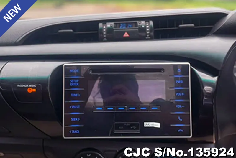 2019 Toyota / Hilux / Revo Stock No. 135924