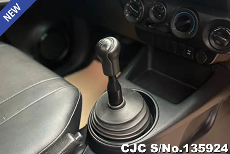 2019 Toyota / Hilux / Revo Stock No. 135924