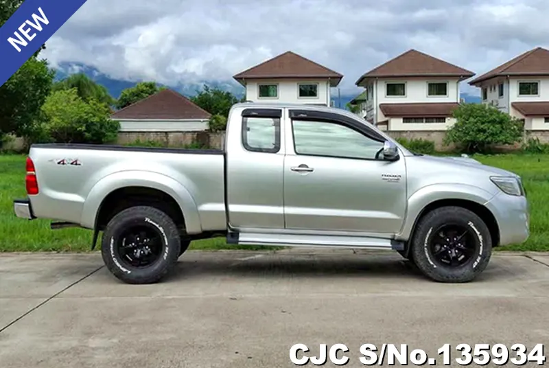 2013 Toyota / Hilux / Revo Stock No. 135934