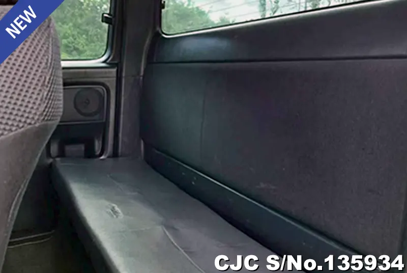2013 Toyota / Hilux / Revo Stock No. 135934