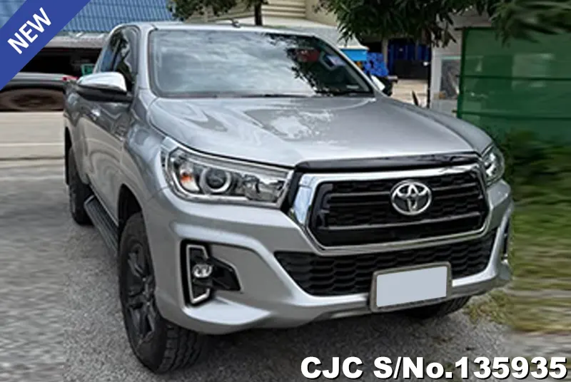2017 Toyota / Hilux / Revo Stock No. 135935