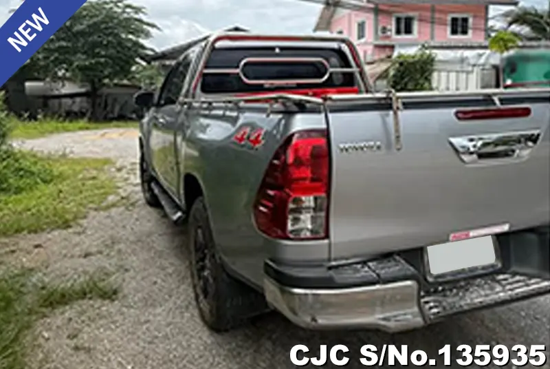 2017 Toyota / Hilux / Revo Stock No. 135935