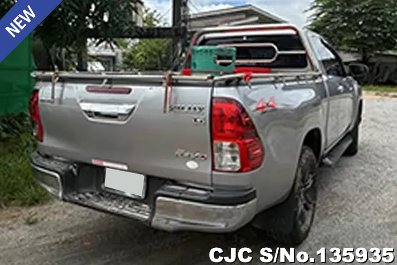2017 Toyota / Hilux / Revo Stock No. 135935