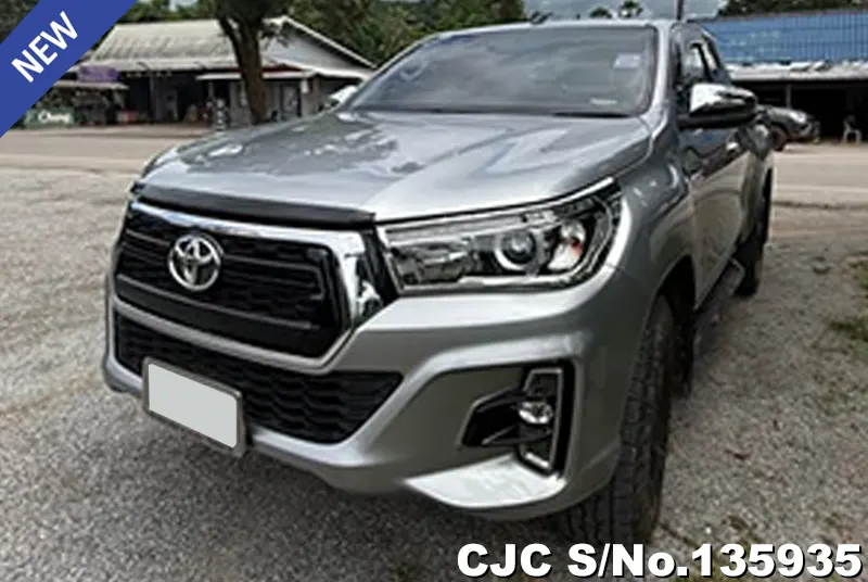 2017 Toyota / Hilux / Revo Stock No. 135935