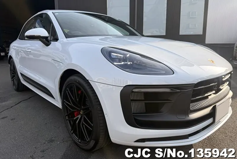 2026 Porsche / Macan Stock No. 135942