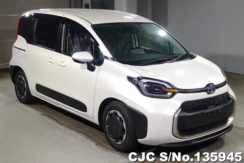 2022 Toyota / Sienta Stock No. 135945
