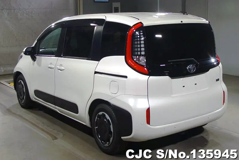 2022 Toyota / Sienta Stock No. 135945