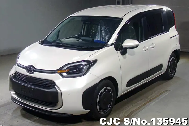 2022 Toyota / Sienta Stock No. 135945