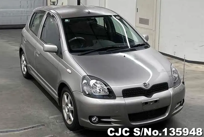 2001 Toyota / Vitz Stock No. 135948