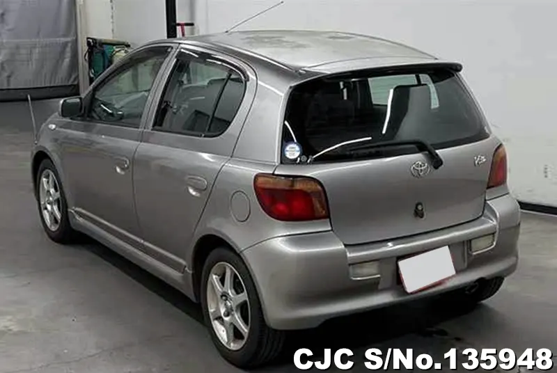 2001 Toyota / Vitz Stock No. 135948