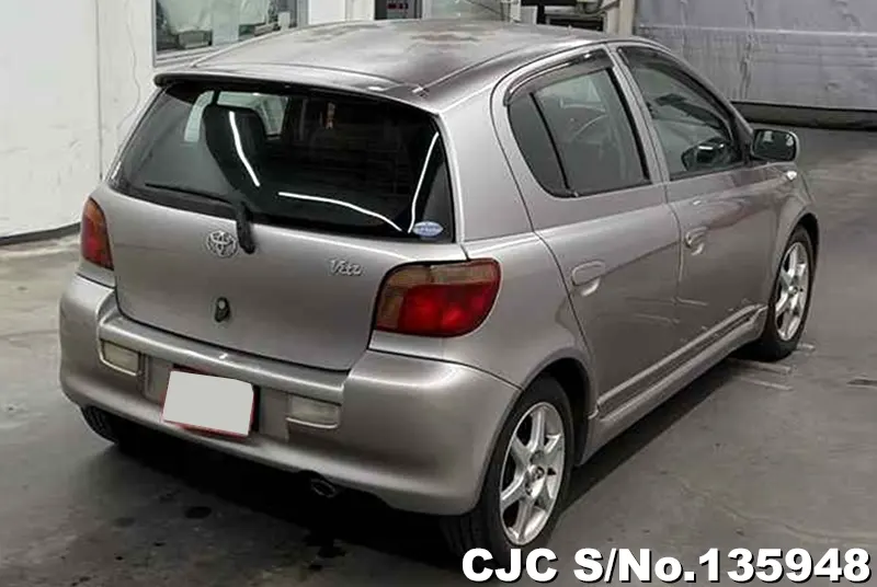 2001 Toyota / Vitz Stock No. 135948