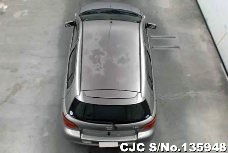 2001 Toyota / Vitz Stock No. 135948