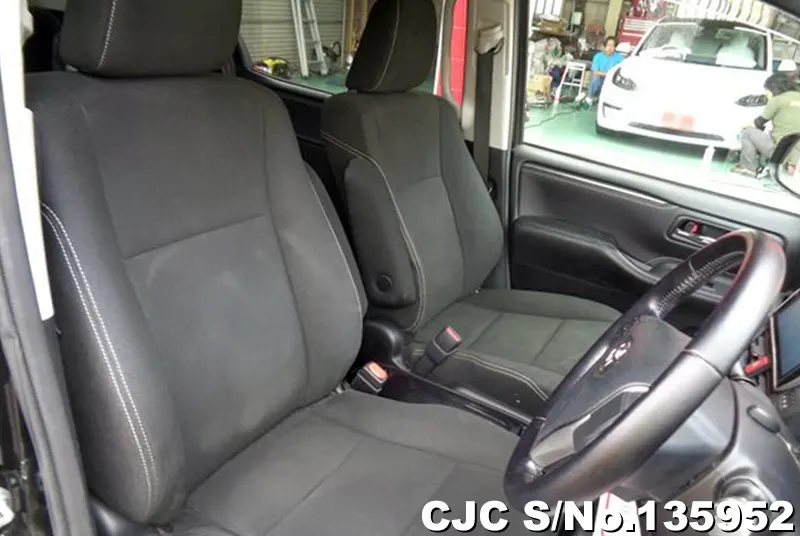 2016 Toyota / Esquire Stock No. 135952