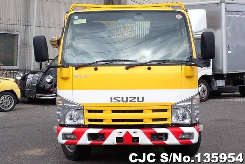 2011 Isuzu / Elf Stock No. 135954