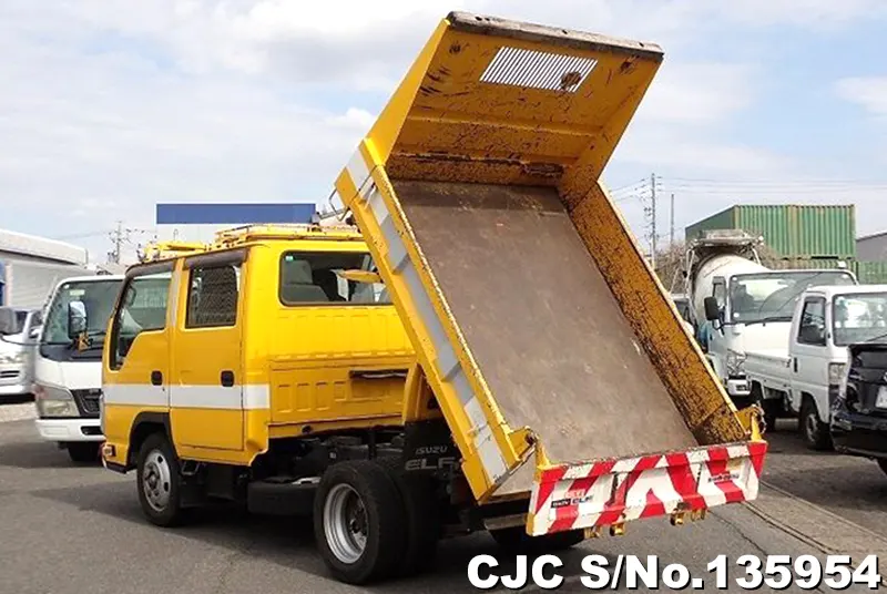 2011 Isuzu / Elf Stock No. 135954