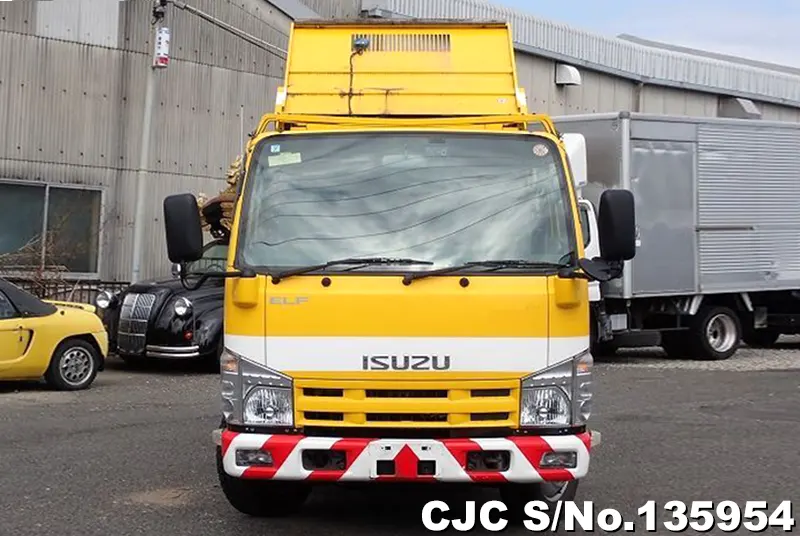 2011 Isuzu / Elf Stock No. 135954
