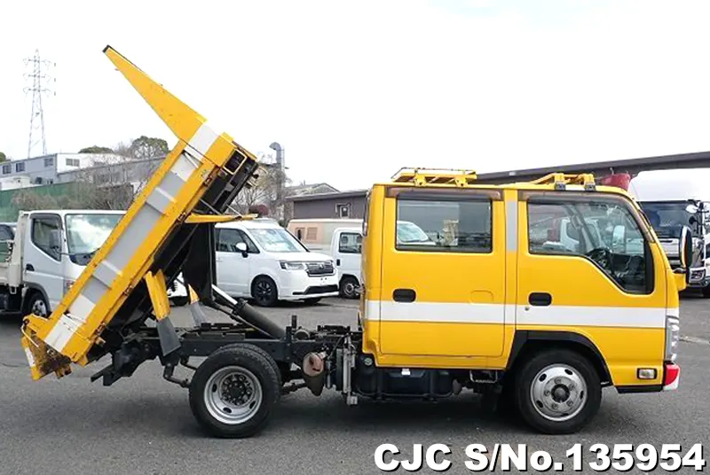 2011 Isuzu / Elf Stock No. 135954
