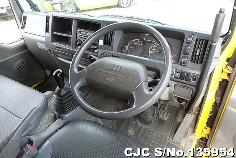 2011 Isuzu / Elf Stock No. 135954