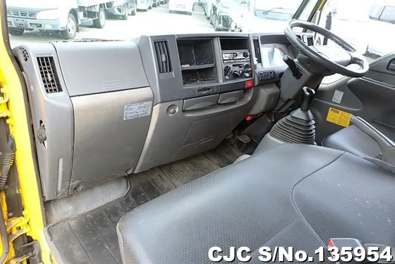 2011 Isuzu / Elf Stock No. 135954