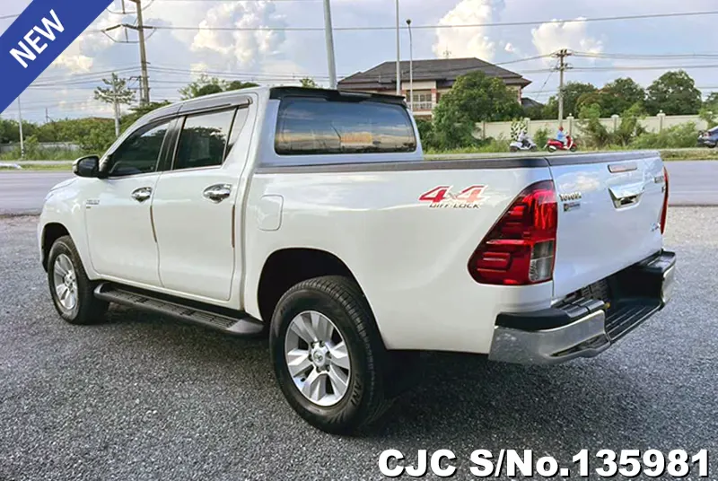 2017 Toyota / Hilux / Revo Stock No. 135981