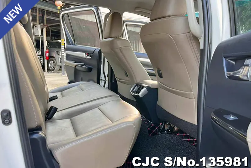 2017 Toyota / Hilux / Revo Stock No. 135981
