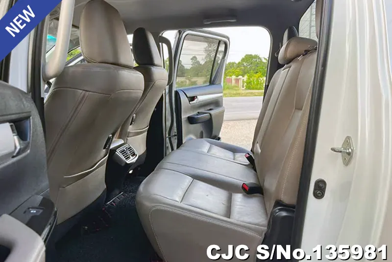 2017 Toyota / Hilux / Revo Stock No. 135981